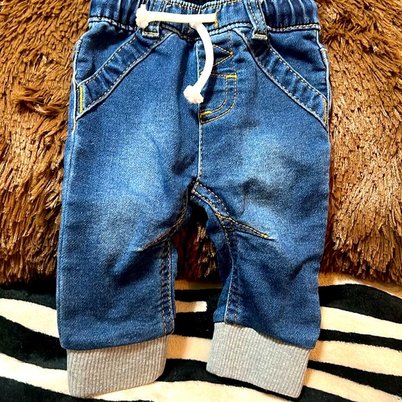 Boys jeans and tee set - Picture 2 of 5